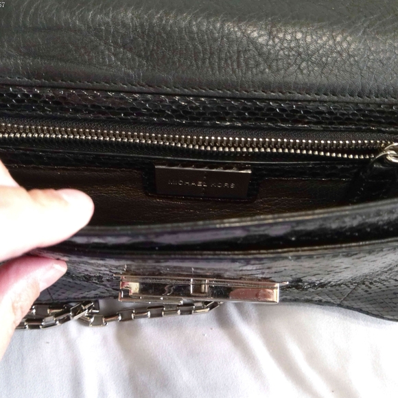 MICHAEL KORS PURSE - Picture 7 of 10